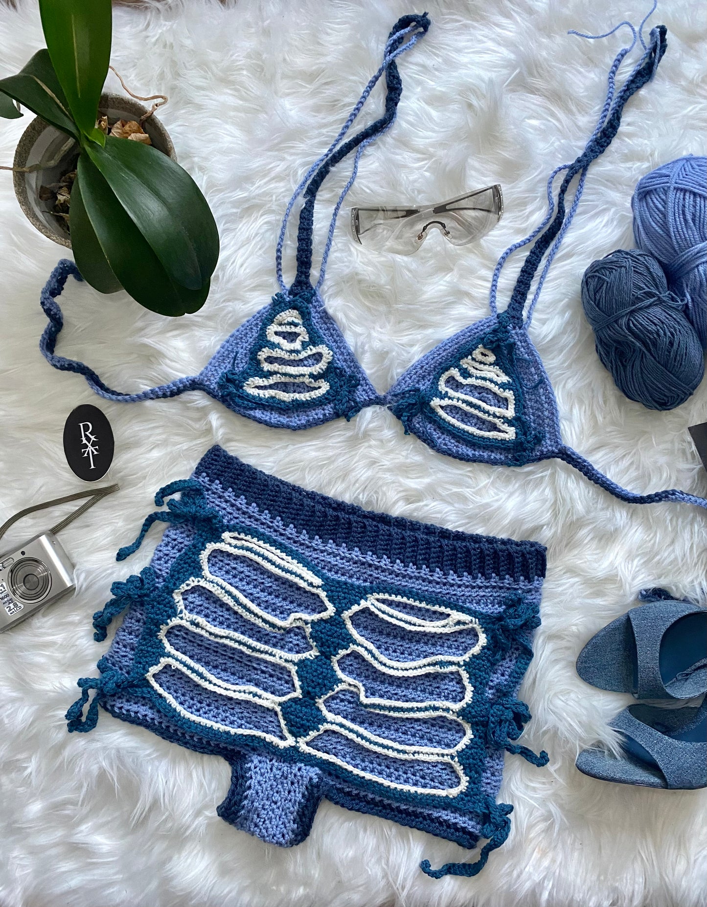 CUSTOM DISTRESSED SET